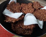 A picture of step 9 of Healthy banana choco oatmeal cookies #cookiescontest.