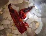 A picture of step 2 of Shredded Beef in Guajillo Chile Sauce.