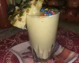 A picture of step 2 of Pineapple shake.
