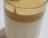 डालगोना कॉफ़ी (Dalgona coffee recipe in hindi) रेसिपी चरण 2 फोटो