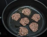 Foto del paso 4 de la receta: Filetes rusos a la plancha