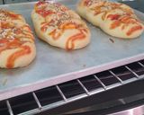 Foto langkah ke 6 dari resep Caterpillar Bread.