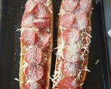 A picture of step 5 of Garlic bread pizza.