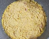 Foto del paso 4 de la receta: 🥓 Tortilla de fideos spaghetti con panceta y cebolla de verdeo 🥓
