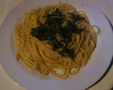 Foto del paso 3 de la receta: Tallarines con pesto de albahaca, ciboulette y ajo a mortero