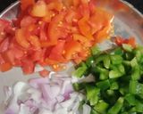 ભાખરી પીઝા (Bhakhri Pizza Recipe in Gujarati) રેસીપી સ્ટેપ2ફોટો