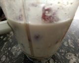 A picture of step 1 of Strawberry Shake.