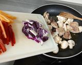 Foto del paso 5 de la receta: Pollo con colores 💜💛❤️(republicano?😜)