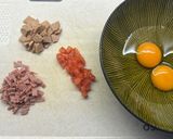 Foto langkah ke 1 dari resep Cheesy Egg-Sausage-Smoked Beef Toastie.