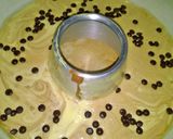 Foto langkah ke 6 dari resep Bolu Panggang Nutrijel Plain tabur Choco chip.