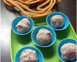 A picture of step 3 of Ragi ladoo.