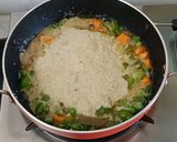 A picture of step 5 of Vegetable Paneer korma in white gravy.