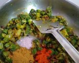 भिंडी फ्राई(bhindi fry recipe in hindi) रेसिपी चरण 3 फोटो