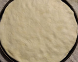 Foto del paso 2 de la receta: Pizza de cebolla y quesos