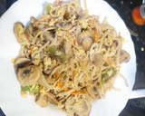 Foto del paso 3 de la receta: Revuelto, de champiñones y gulas de pobre...