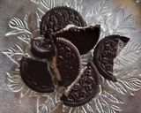 A picture of step 1 of Oreo Milkshake.