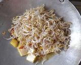 Foto langkah ke 5 dari resep Oseng Tauge Tahu.