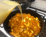 Foto del paso 7 de la receta: Pollo con fideos y gambones