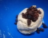 A picture of step 4 of Sausage flower bread.