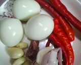 Gambar langkah 2 resipi Sambal Telur Rebus.