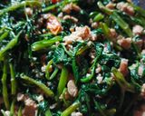 Foto langkah ke 3 dari resep Tumis Kangkung Tempe.