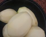 A picture of step 1 of Raw potato kebabs.