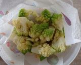 Foto del passaggio 1 della ricetta Tortino di merluzzo e broccolo romanesco, su vellutata di broccolo romanesco