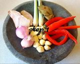 A picture of step 1 of AYAM PANGGANG KECAP (Grllied Chicken with Sweet Soy Sauce).