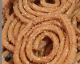 होम मेड चकली(homemade chakli recipe in hindi) रेसिपी चरण 8 फोटो