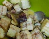 Foto langkah ke 1 dari resep Terong Telur Belacan.