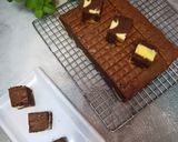Foto langkah ke 5 dari resep Chocolate Marble Cheese Cake.