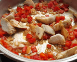 Foto del paso 3 de la receta: Codornices con tomate y alcachofas, con toque picante