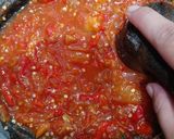 Foto langkah ke 7 dari resep Sambel Plecing Kangkung Khas Lombok.