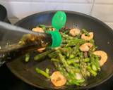 Stir fried asparagus with Prawns recipe step 3 photo