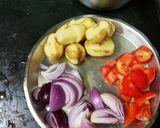 A picture of step 1 of Chicken Dakbunglow served with Gondhoraj fish pulao.