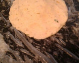 Foto del paso 3 de la receta: Mini arepas con queso rallado fritas y rellenas de morcilla!