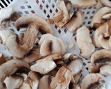 Foto del paso 1 de la receta: Tostadas de champiñones 🍄🍪