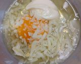 รูปขั้นตอนการทำที่ 1 ของ Cabbage Omlette Cheese&Mayo (ออมเลตกะหล่ำปลี&ชีส&มายองเนส)