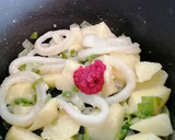 Foto del paso 4 de la receta: Patatas con calamares y pulpo