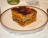 Foto del passaggio 16 della ricetta Lasagna di zucca delica funghi champignon spinaci e salsiccia
