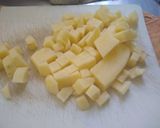 Foto del paso 1 de la receta: Tortilla de papa y zucchini con queso