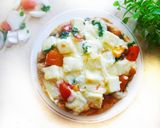 पनीर ओव्हरलोडेड चीझ पिझ्झा (paneer cheese pizza recipe in marathi) रेसिपी स्टेप 7 फोटो 