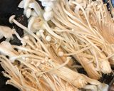 Foto do passo 1 de Enoki na manteiga