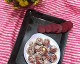 A picture of step 5 of Beetroot dry fruits Laddu.