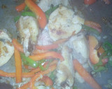 Foto del paso 3 de la receta: Fideuá con pollo y cigalas