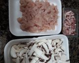 Foto del paso 1 de la receta: Pasta con nata, pollo y champiñones