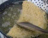 Foto langkah ke 9 dari resep Kremesan Kriuk Renyah Bersarang, Mudah Dilipat | Anti Gagal & Cocok Untuk Bakulan.
