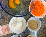Foto del paso 1 de la receta: Bizcocho de zanahoria con nueces y pasas