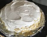 A picture of step 18 of Strawberry Cake (Le Fraisier).