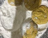 A picture of step 3 of Besan ke parathay.